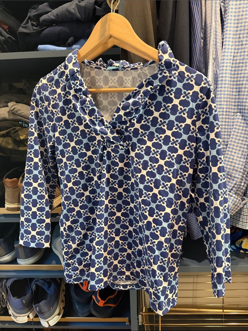 Women’s Blue Patterned V-Neck Long Sleeve Tee